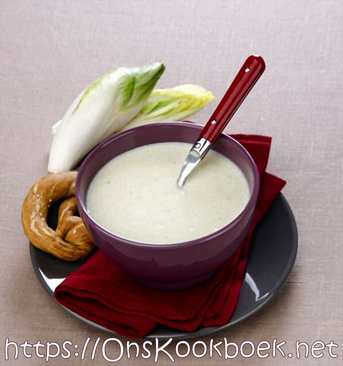 Romige Belgische witloofsoep op grootmoeders wijze met appel, prei en room — recept van Piet Huysentruyt